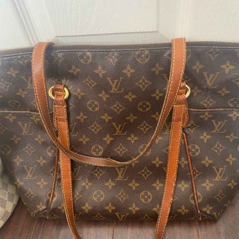 Louis Vuitton totally mm used